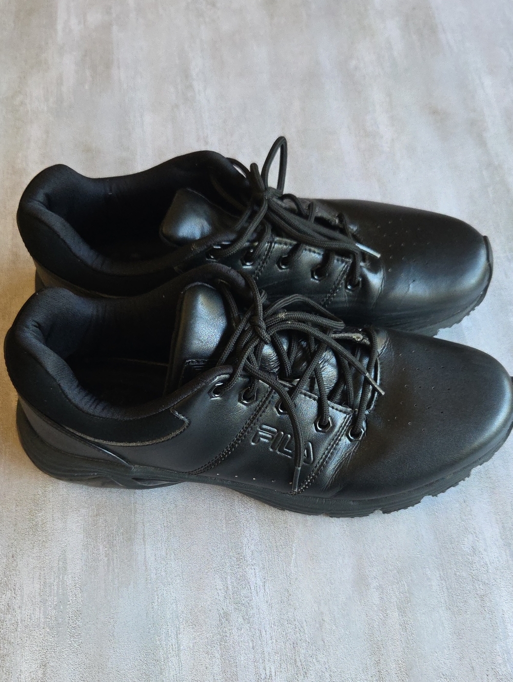 Men's Fila Memory Breach Low Slip Resistant Athletic Shoe Black Men's Size 10